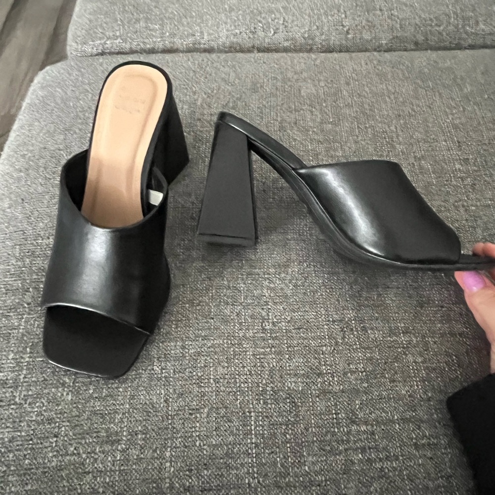 Black heels / mules